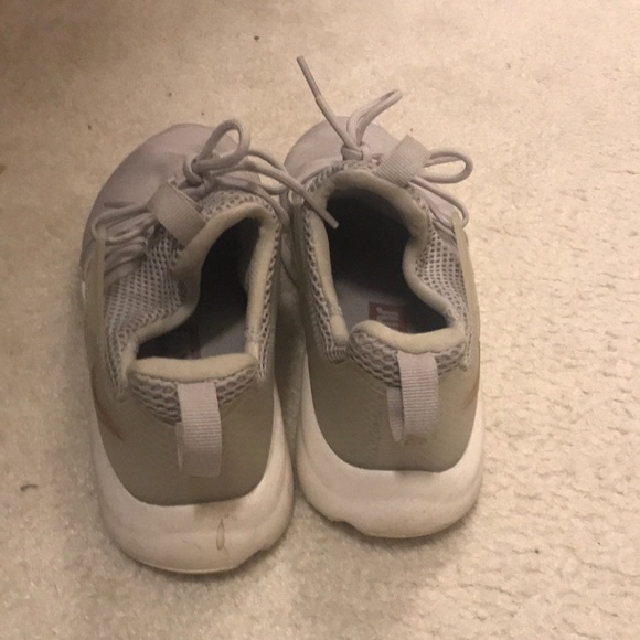 Nike DARWIN sneakers size 7 grey/rose gold - Picture 3 of 5